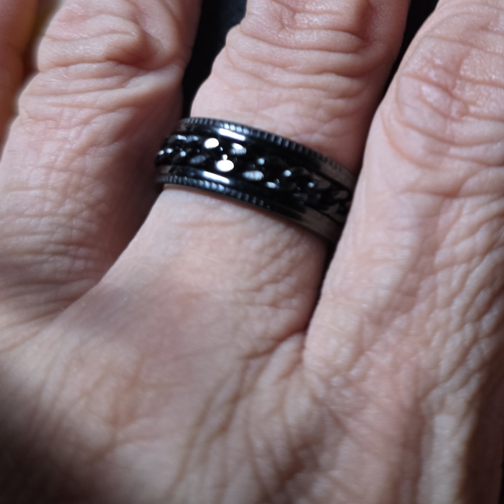 Men's Black Patterned Ring